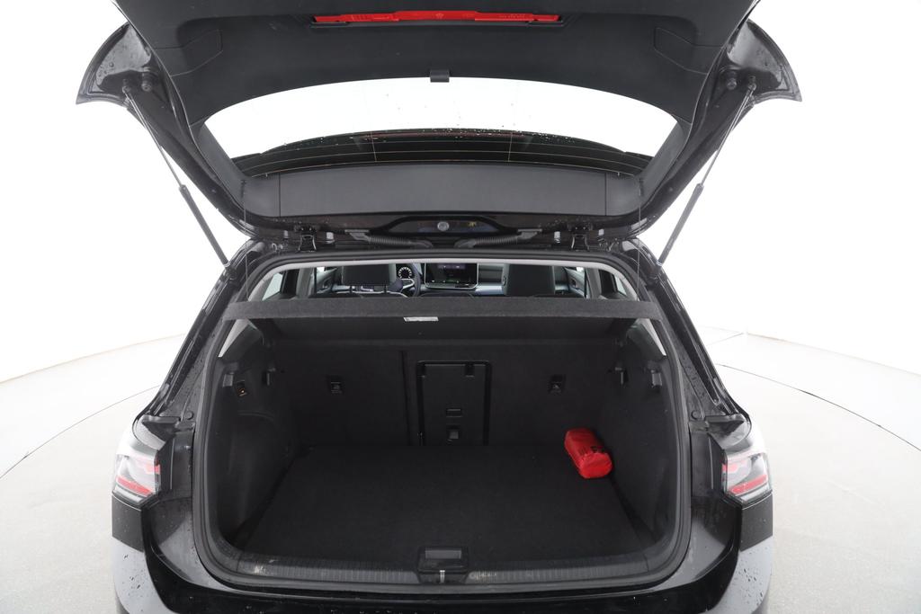 Volkswagen Golf 2025 г. Чёрный, пробег 25817 км