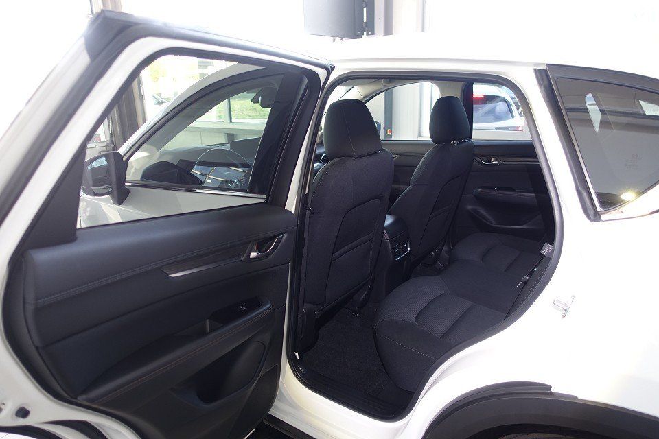 Mazda CX-5 2023 г. Белый, пробег 59985 км