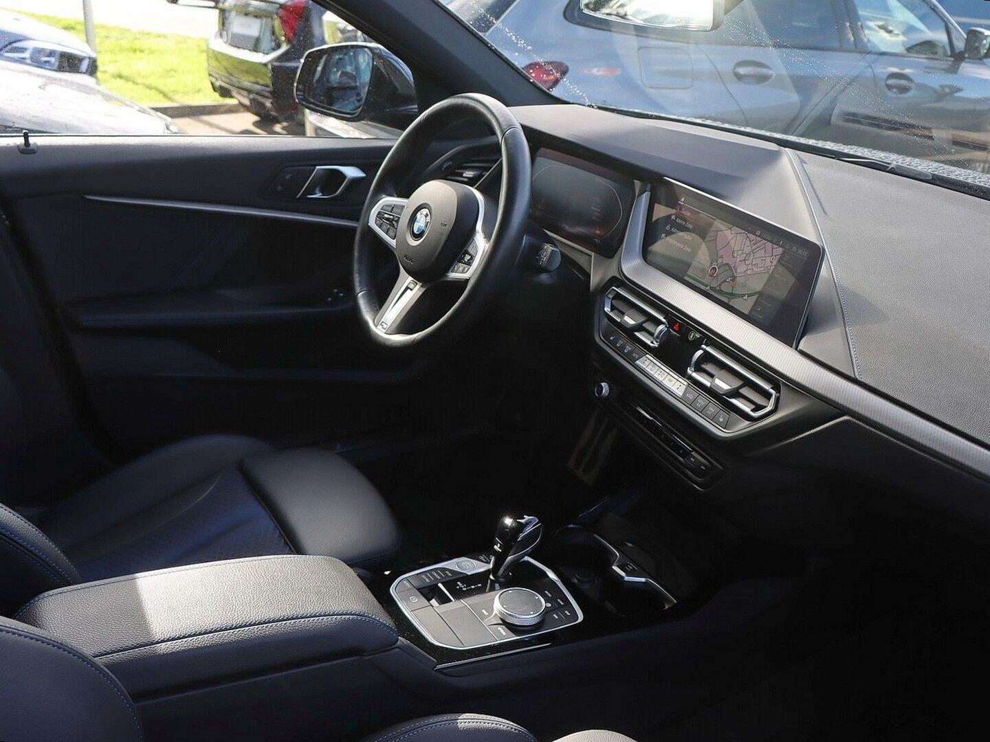 BMW 118 2024 г. Чёрный, пробег 27097 км