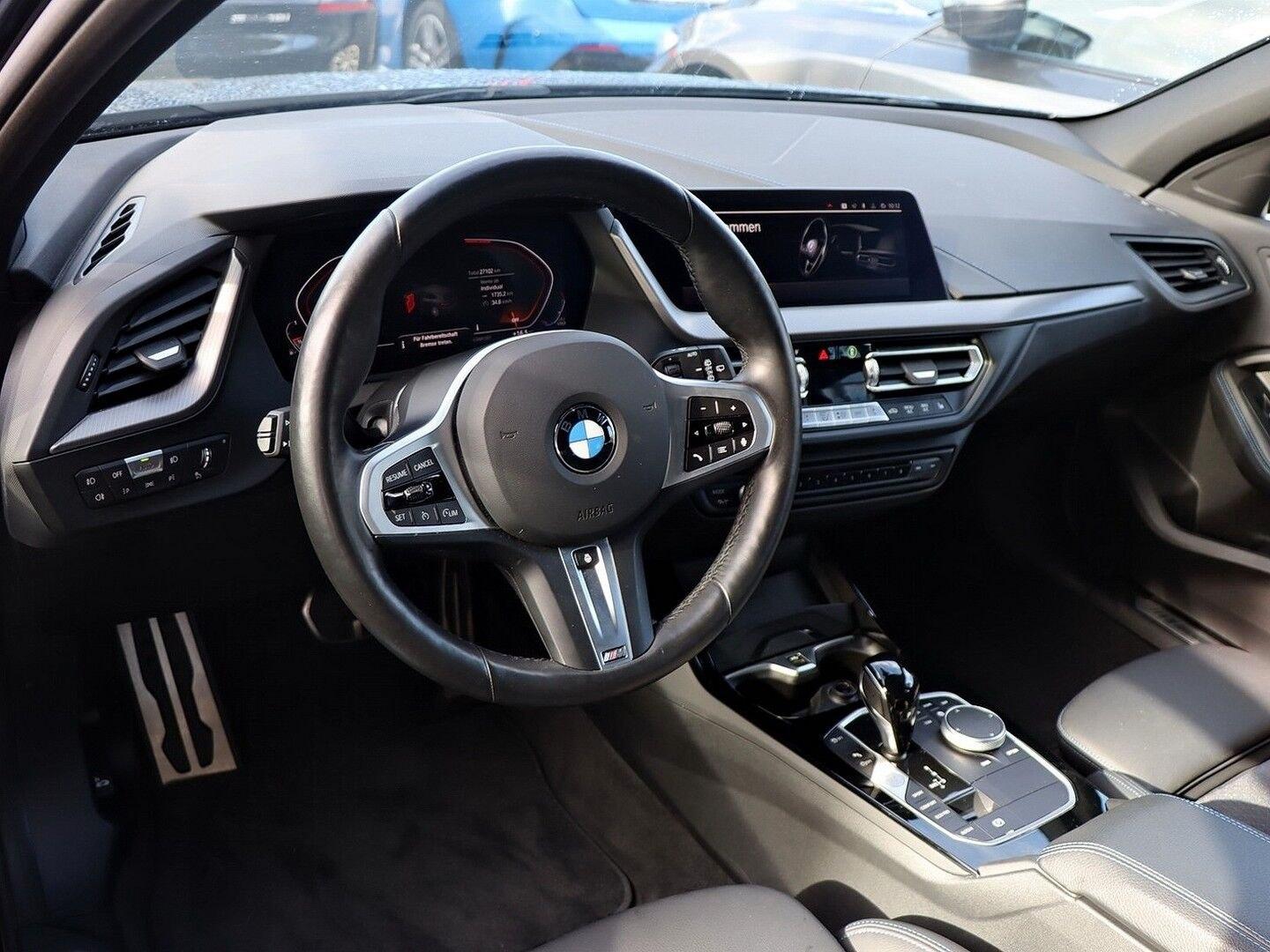 BMW 118 2024 г. Чёрный, пробег 27097 км