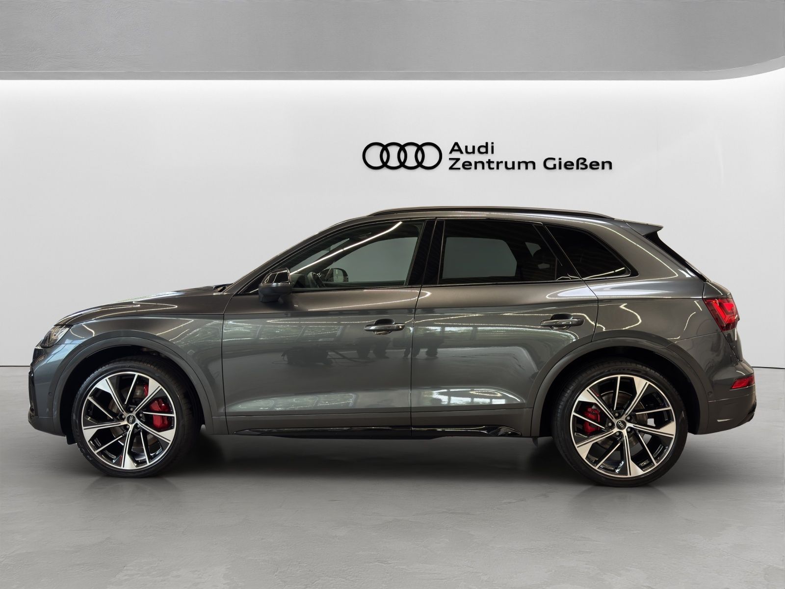 Audi SQ5 2024 г. Серый, пробег 53700 км