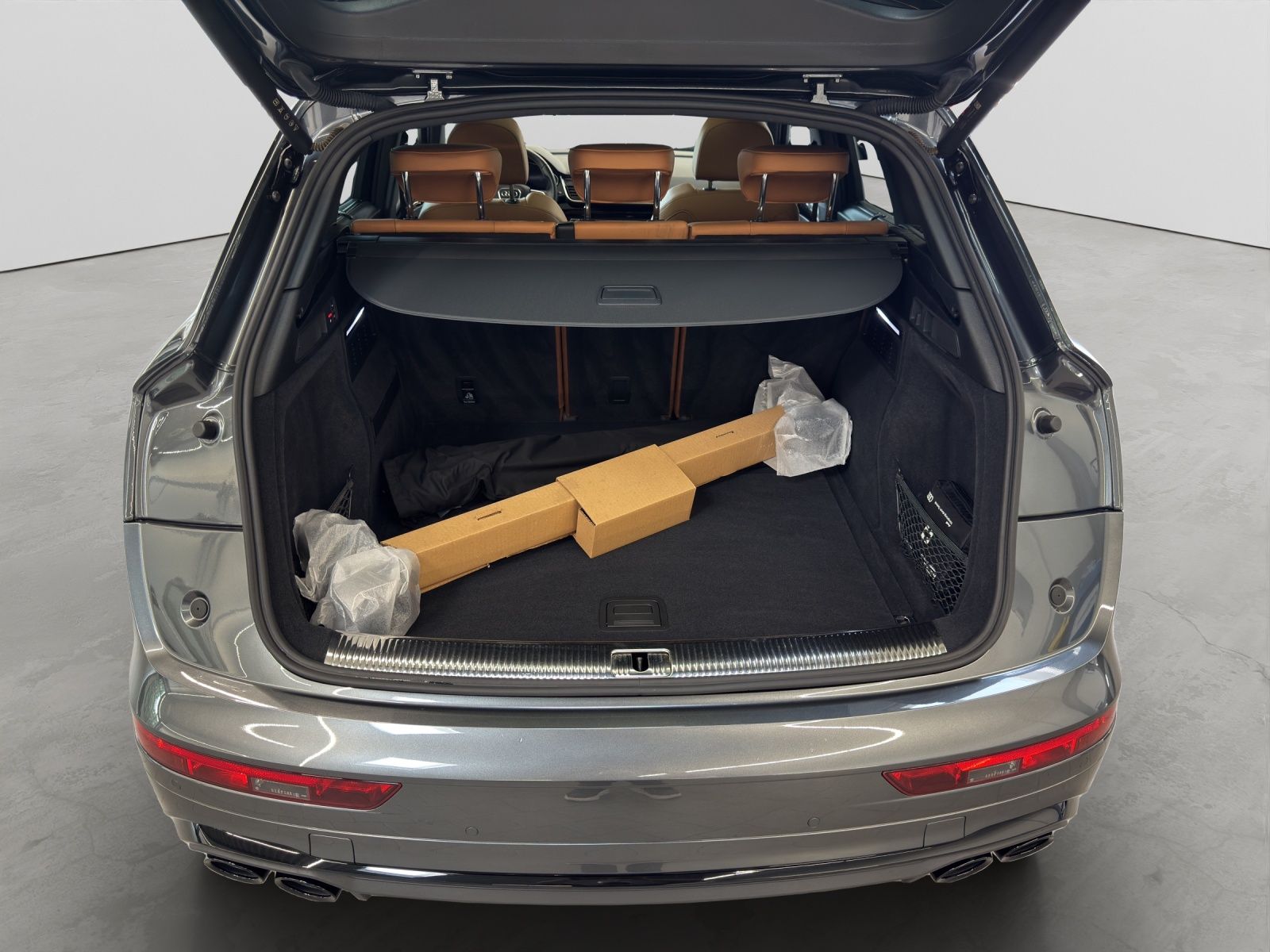 Audi SQ5 2024 г. Серый, пробег 53700 км