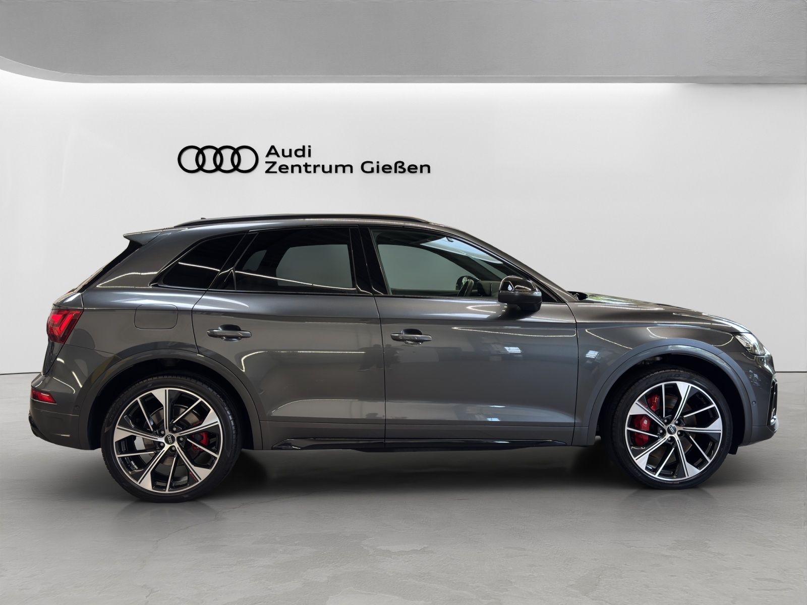 Audi SQ5 2024 г. Серый, пробег 53700 км