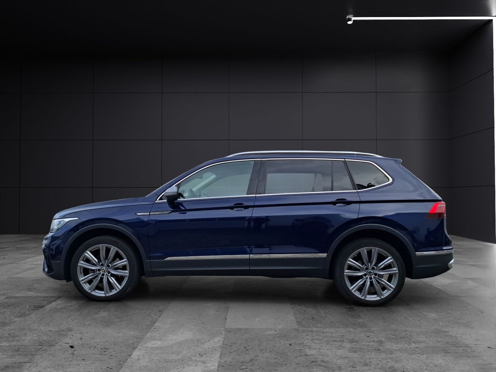 Volkswagen TIGUAN ALLSPACE 2022 г. Синий, пробег 51500 км