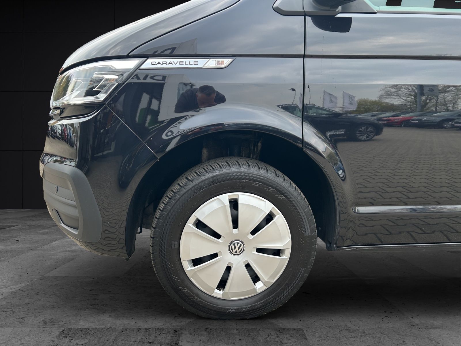 Volkswagen T6 CARAVELLE 2024 г. Чёрный, пробег 47800 км