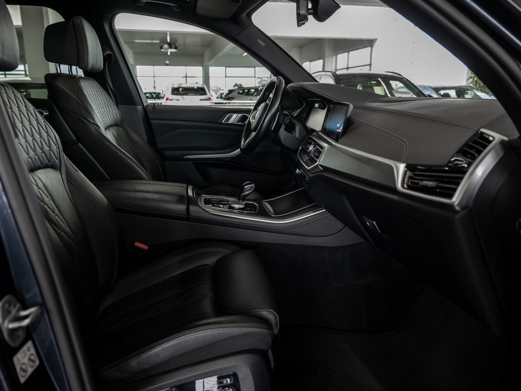 BMW X5 2023 г. Серый, пробег 30604 км