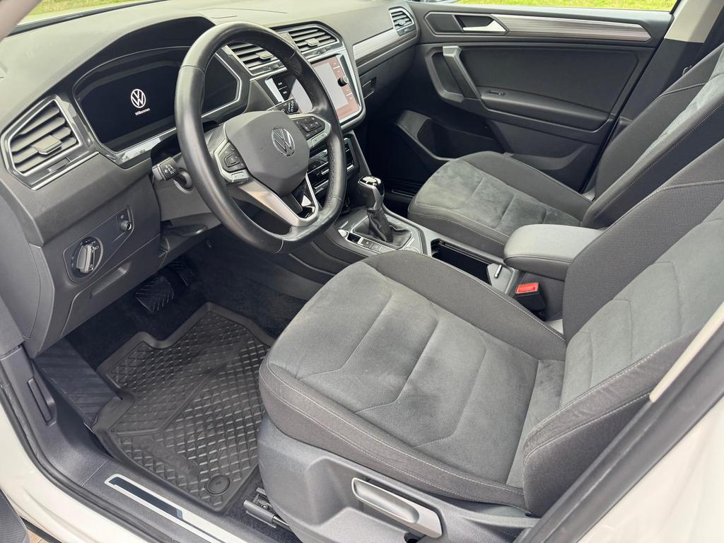 Volkswagen TIGUAN ALLSPACE 2022 г. Белый, пробег 36100 км