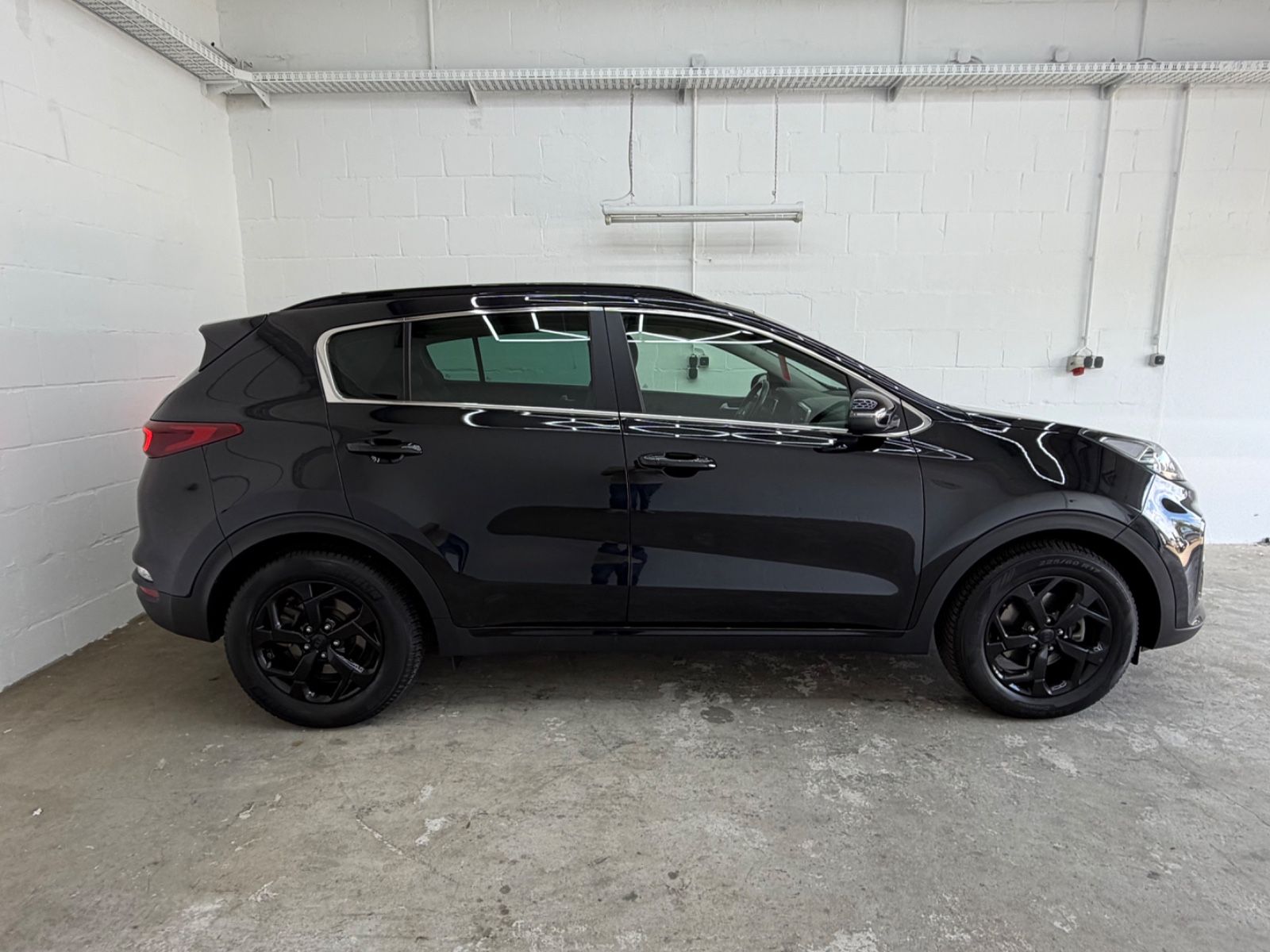 Kia Sportage 2021 г. Чёрный, пробег 59000 км
