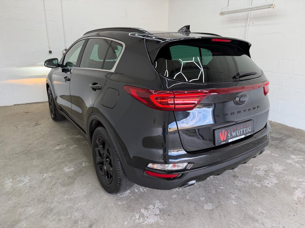 Kia Sportage 2021 г. Чёрный, пробег 59000 км