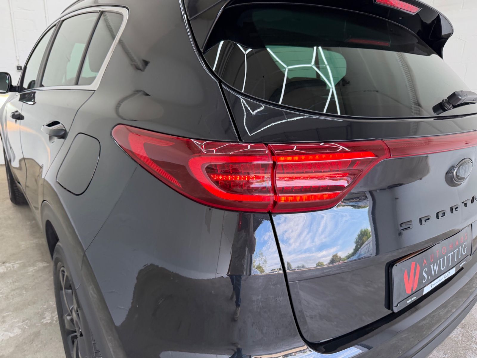 Kia Sportage 2021 г. Чёрный, пробег 59000 км