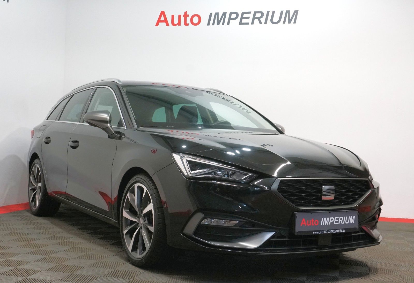 SEAT Leon 2022 г. Чёрный, пробег 54689 км