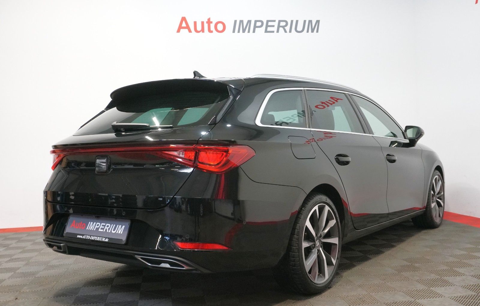 SEAT Leon 2022 г. Чёрный, пробег 54689 км