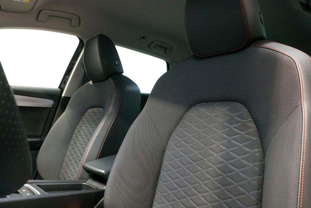 SEAT Leon 2022 г. Чёрный, пробег 54689 км