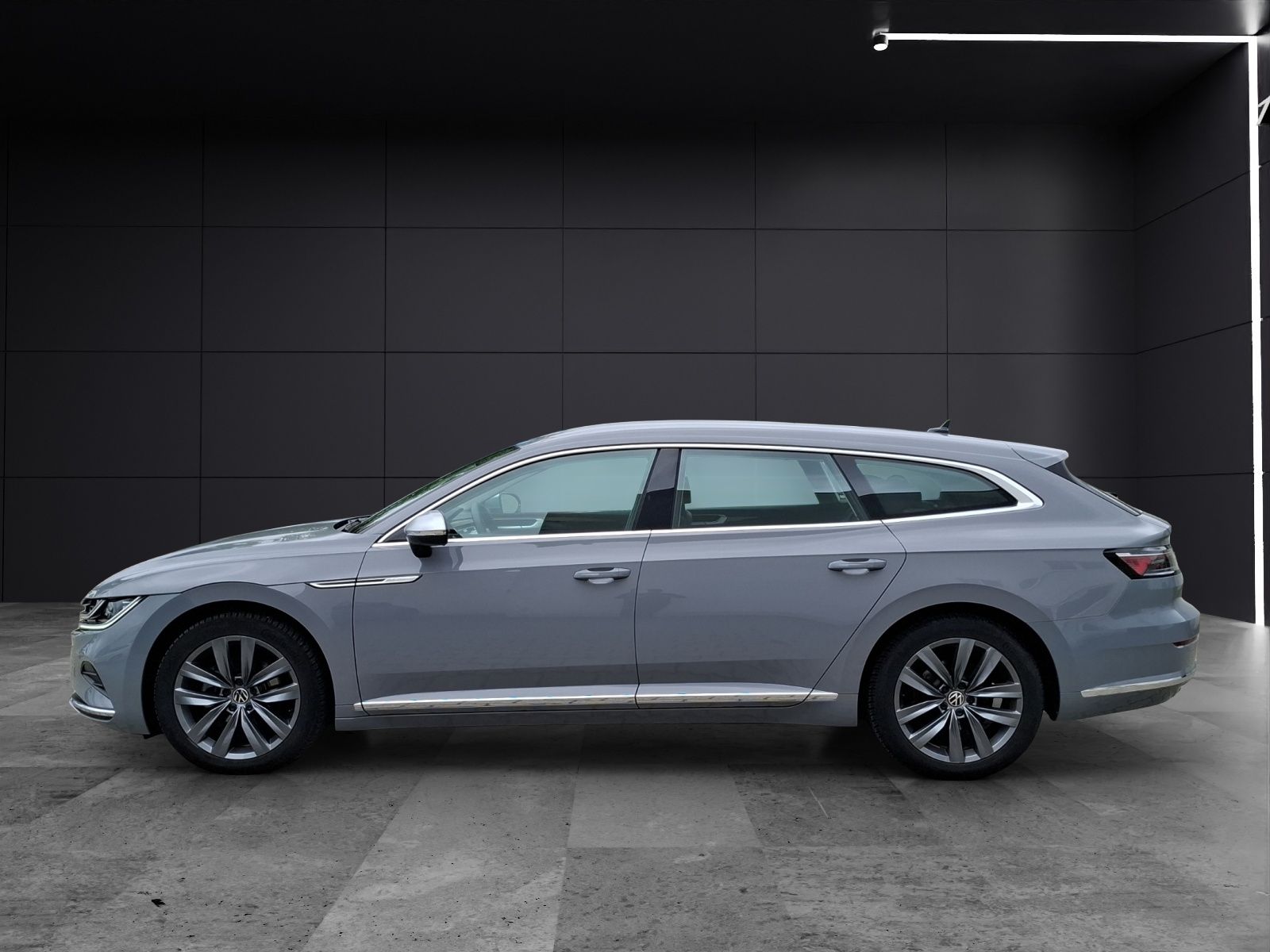 Volkswagen Arteon 2024 г. Серый, пробег 45500 км