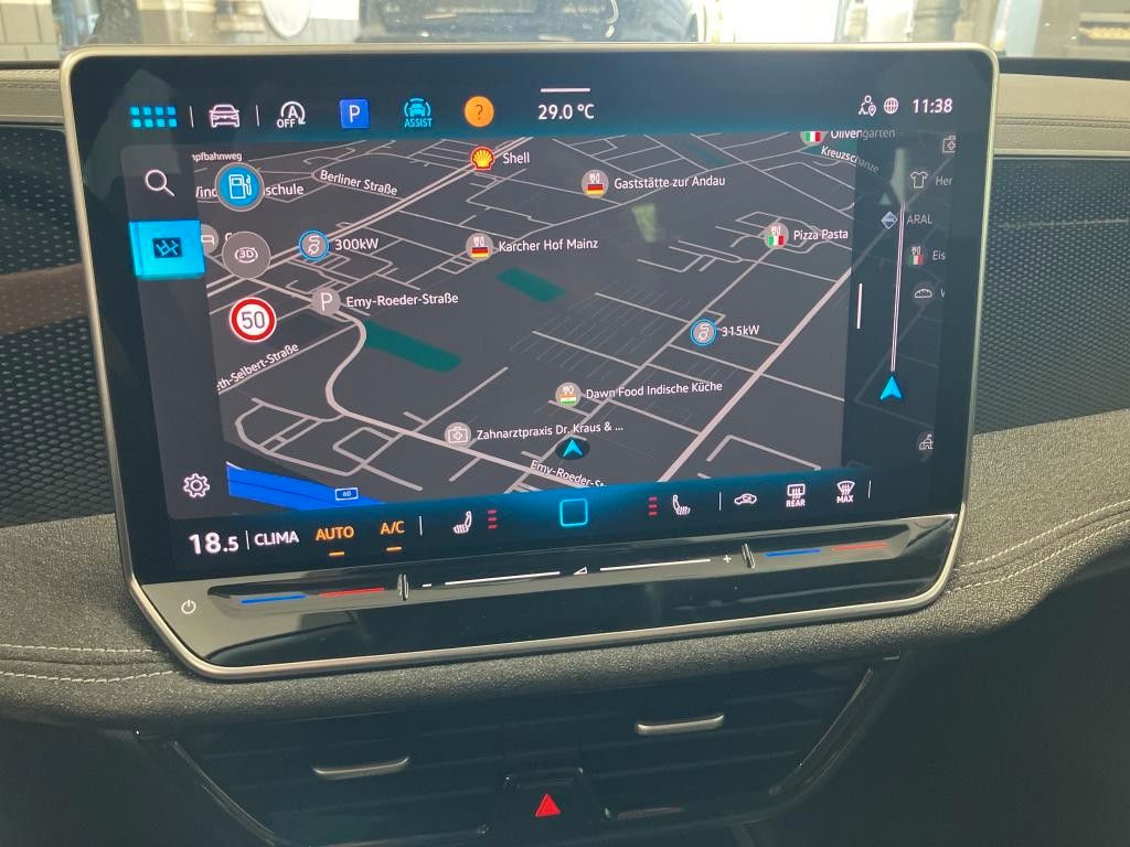 Volkswagen PASSAT VARIANT 2024 г. Чёрный, пробег 43549 км