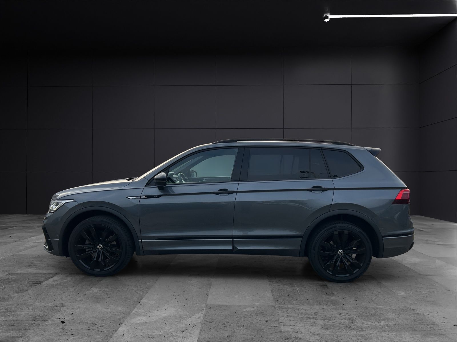 Volkswagen TIGUAN ALLSPACE 2024 г. Серый, пробег 19800 км