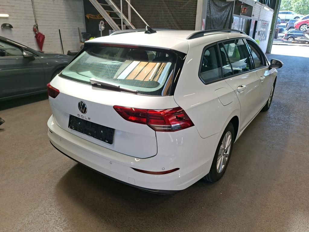 Volkswagen Golf 2023 г. Белый, пробег 11738 км
