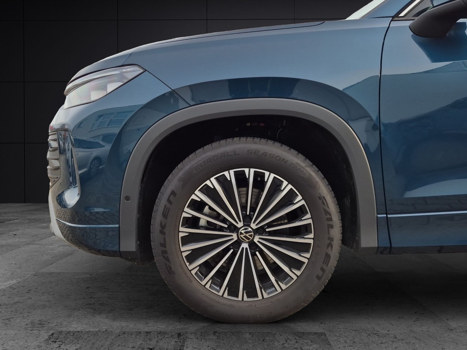 Volkswagen Tayron 2025 г. Синий, пробег 25500 км