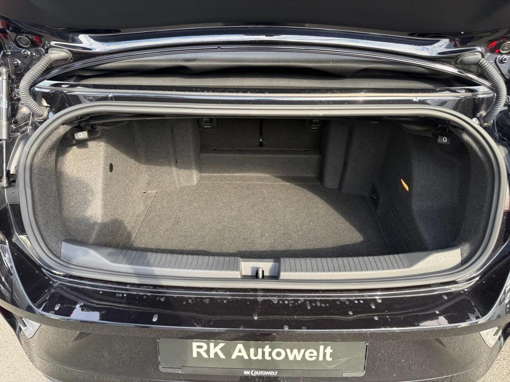 Volkswagen T-Roc 2023 г. Чёрный, пробег 31125 км