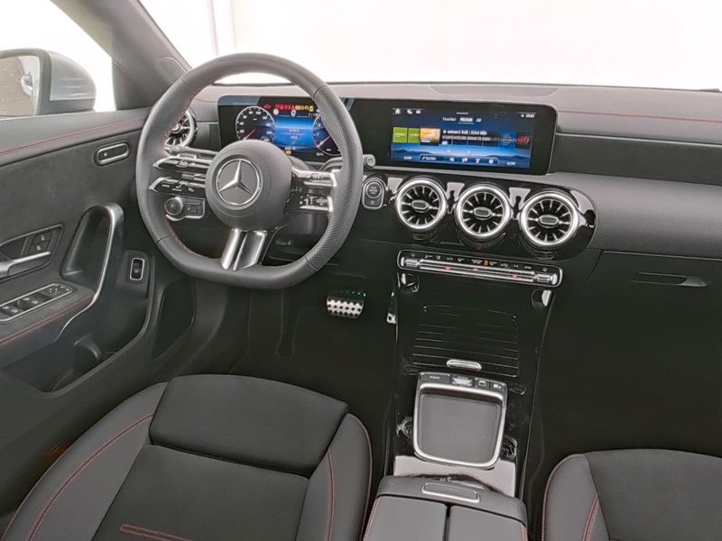 Mercedes-Benz CLA 250 2025 г. Серебристый, пробег 4249 км