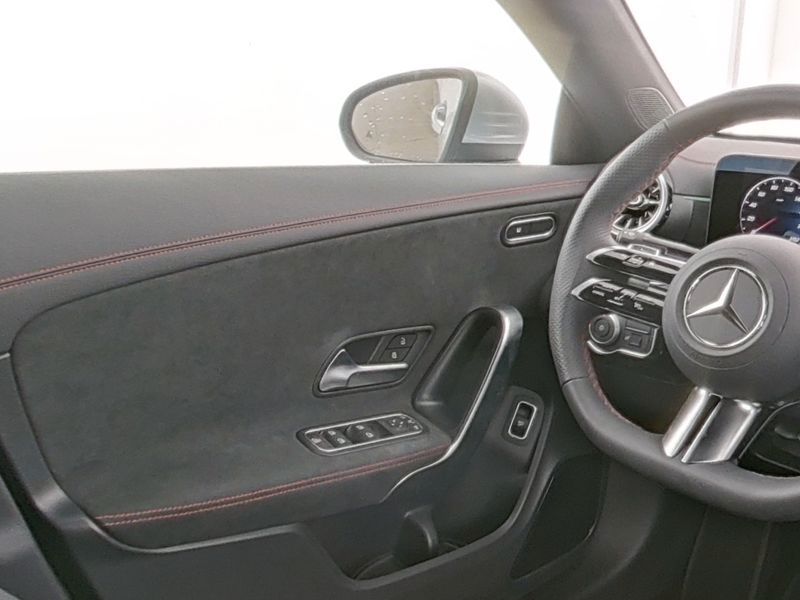 Mercedes-Benz CLA 250 2025 г. Серебристый, пробег 4249 км