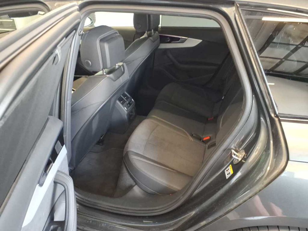 Audi A4 2024 г. Серый, пробег 37800 км
