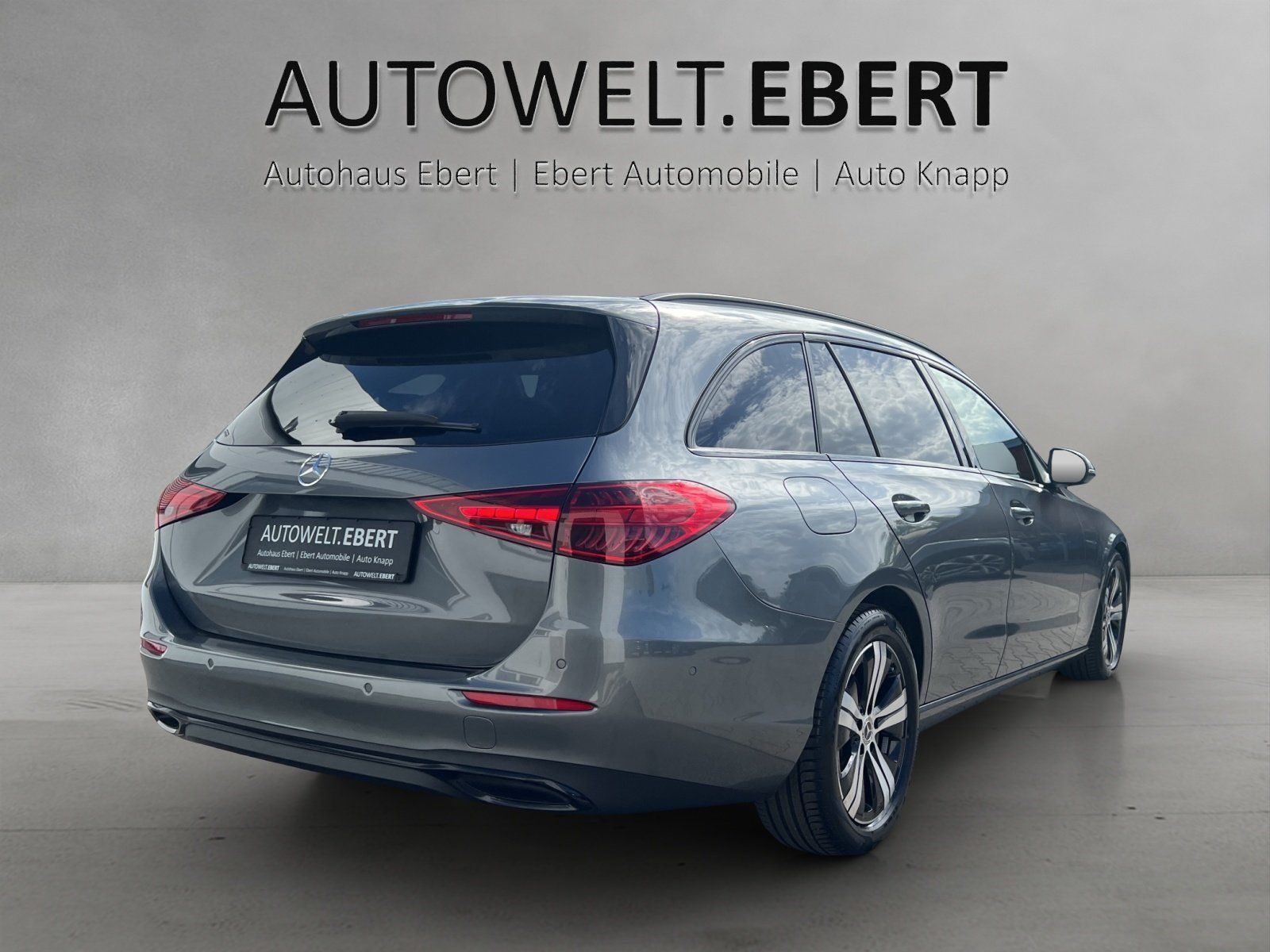 Mercedes-Benz C 180 2023 г. Серый, пробег 31890 км