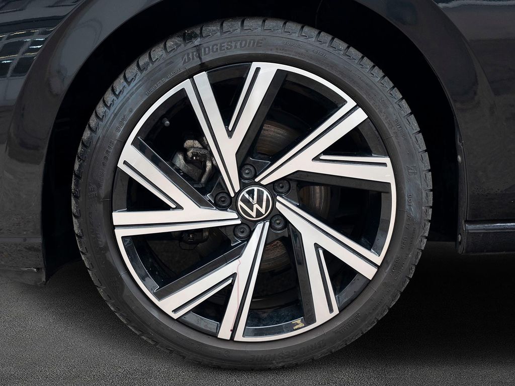 Volkswagen Golf 2022 г. Чёрный, пробег 47195 км