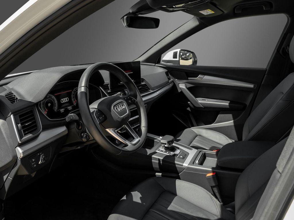 Audi Q5 2022 г. Белый, пробег 30000 км
