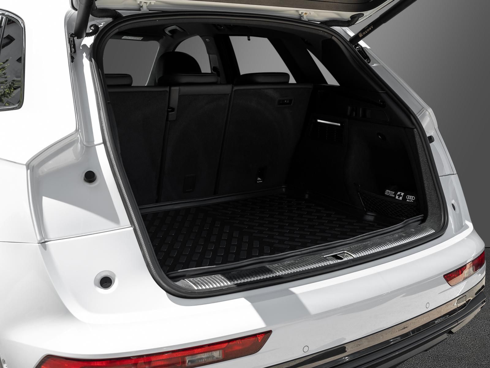 Audi Q5 2022 г. Белый, пробег 30000 км