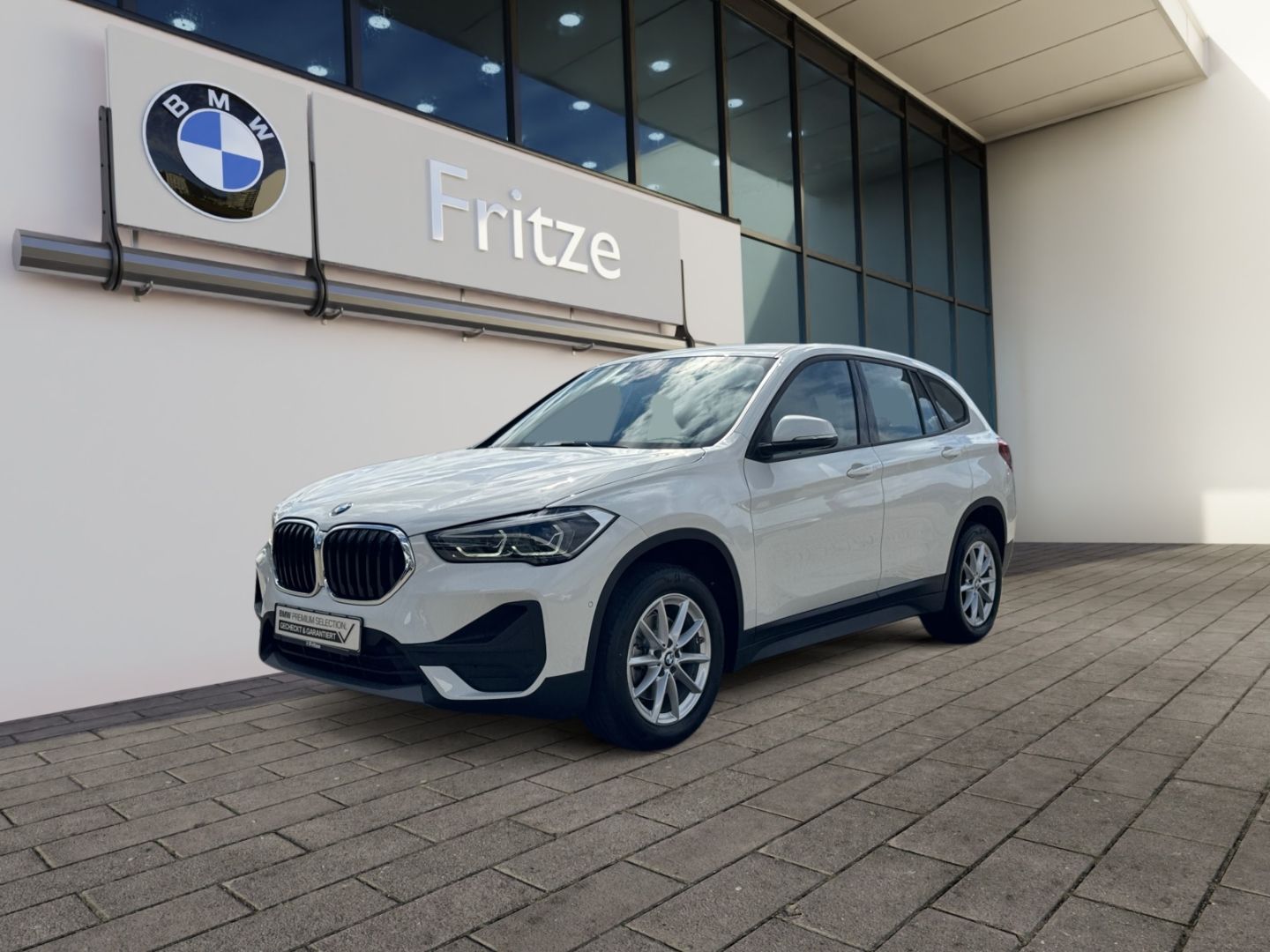 BMW X1 2022 г. Белый, пробег 37780 км