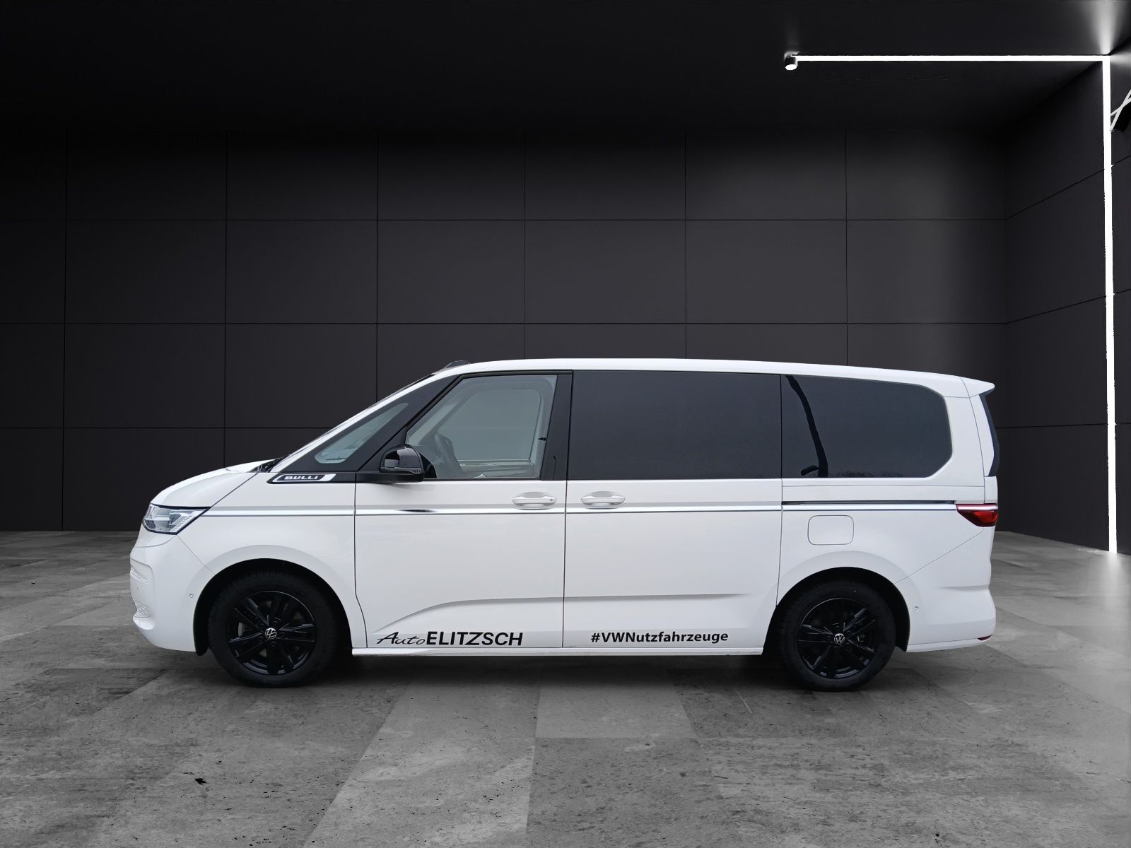 Volkswagen T7 MULTIVAN 2024 г. Белый, пробег 44900 км