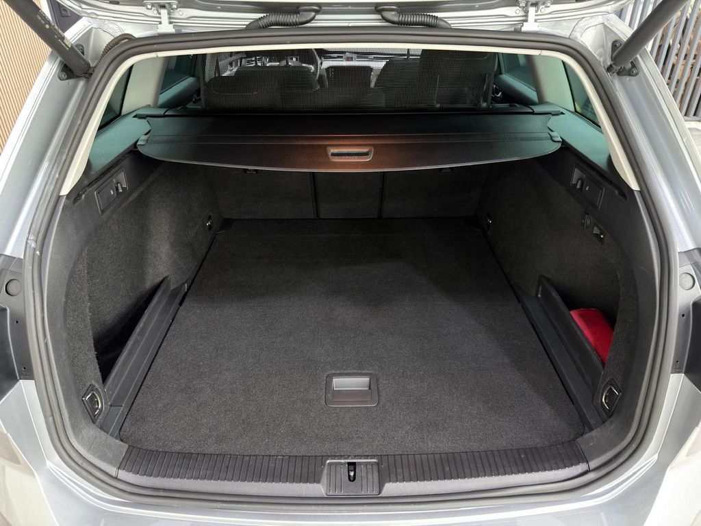 Volkswagen PASSAT VARIANT 2023 г. Белый, пробег 58700 км