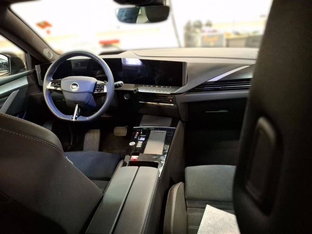 Opel Astra 2025 г. Серый, пробег 33433 км