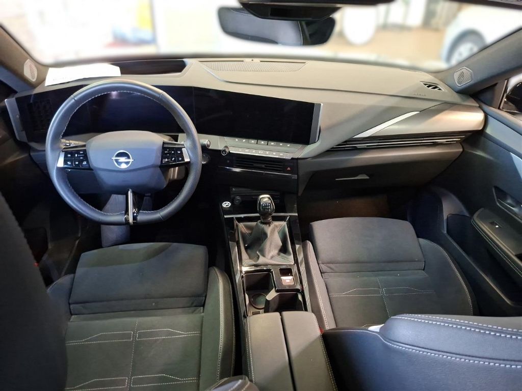 Opel Astra 2025 г. Серый, пробег 31846 км