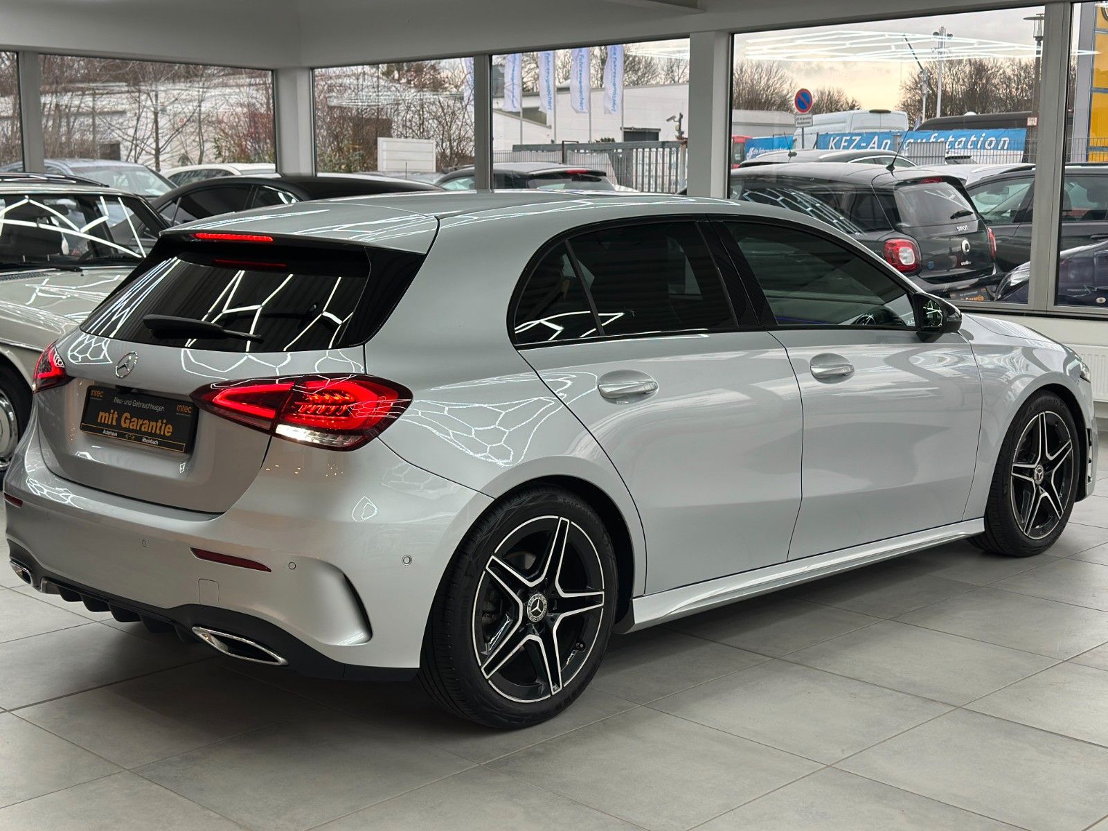 Mercedes-Benz A 180 2023 г. Серебристый, пробег 34500 км