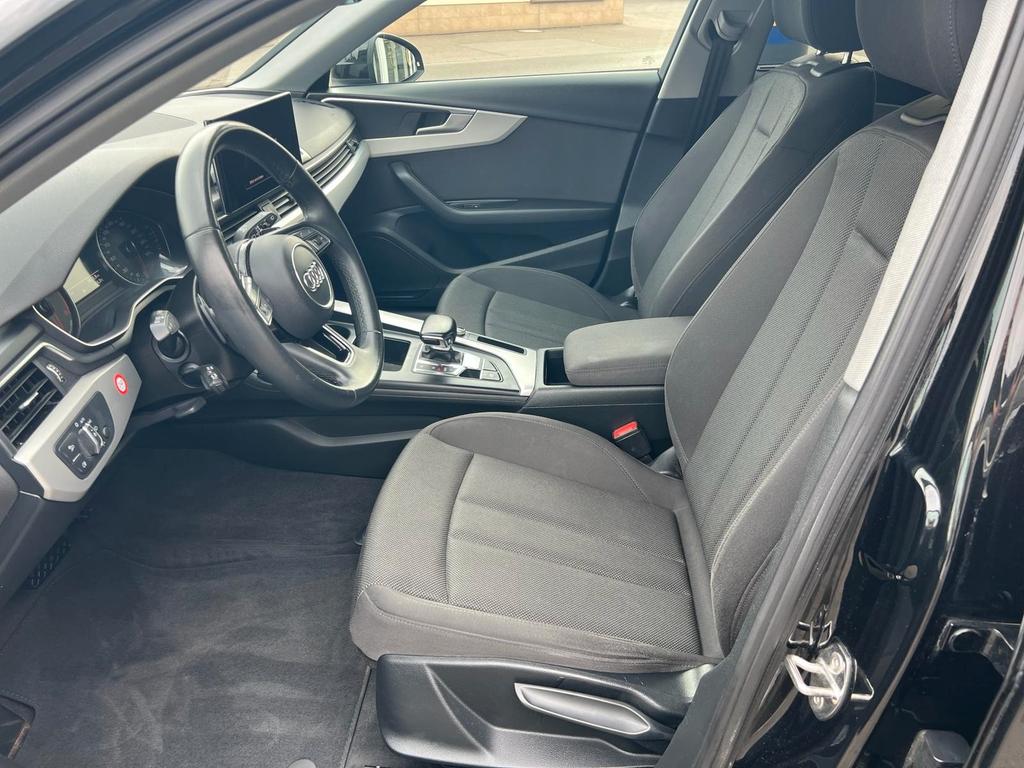 Audi A4 2022 г. Чёрный, пробег 42800 км