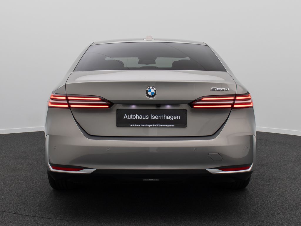 BMW 520 2024 г. Серый, пробег 46305 км