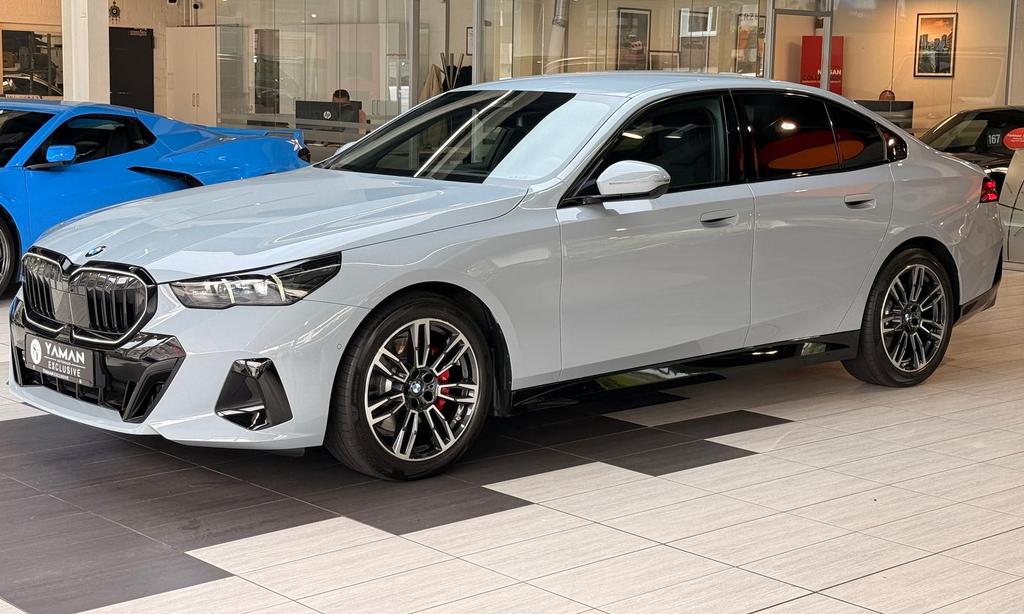 BMW 520 2026 г. Серый, пробег 15100 км