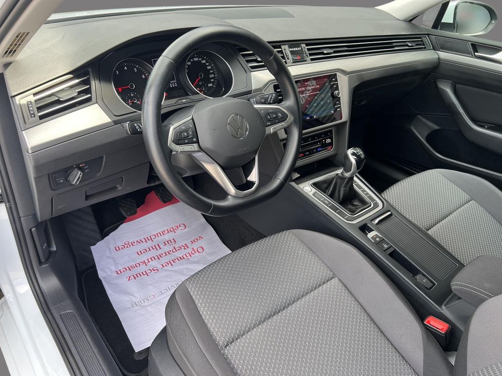 Volkswagen PASSAT VARIANT 2023 г. Белый, пробег 56950 км