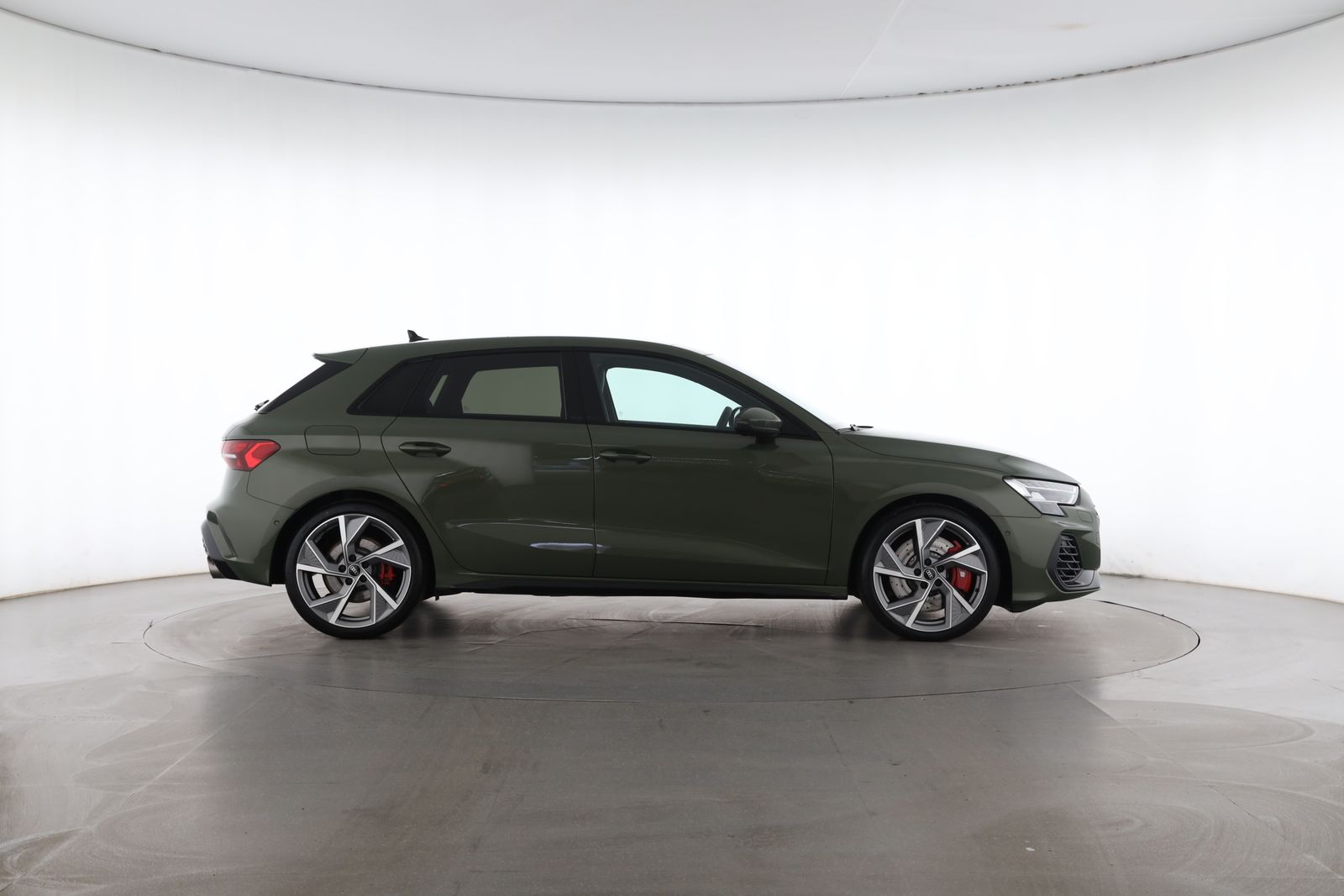 Audi S3 2025 г. Зелёный, пробег 5989 км