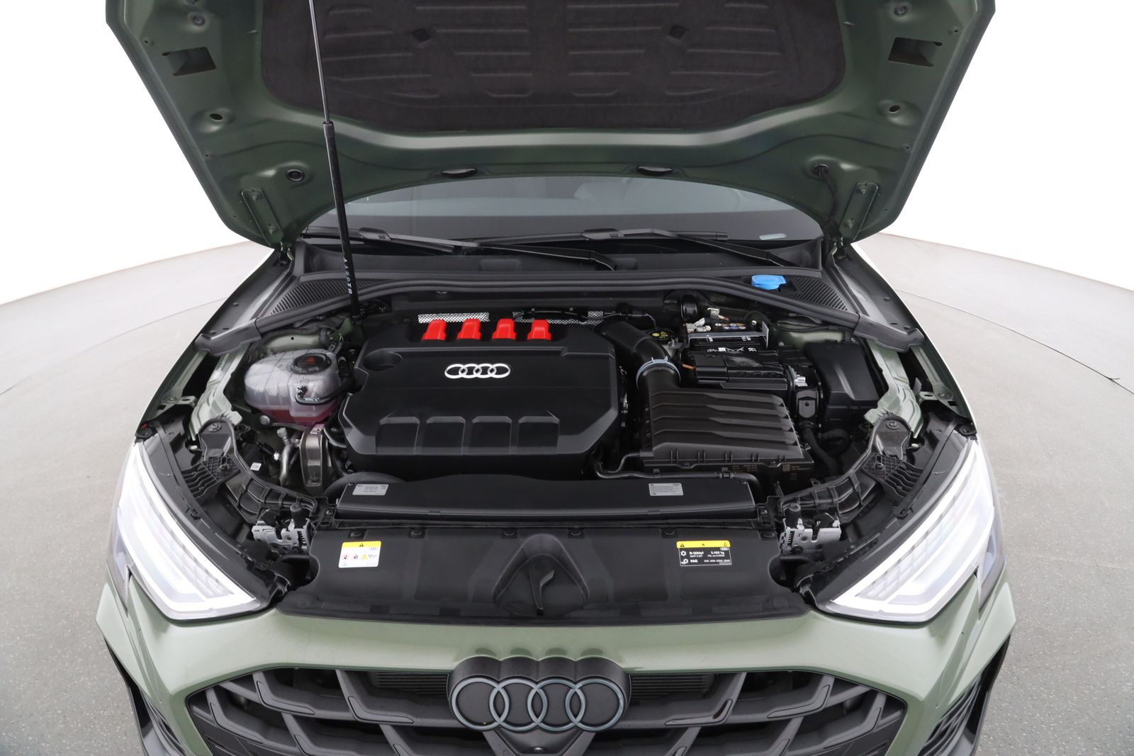 Audi S3 2025 г. Зелёный, пробег 5989 км