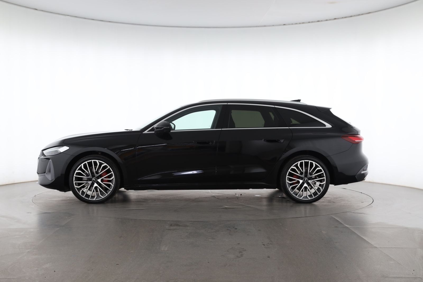 Audi A5 2025 г. Чёрный, пробег 5622 км