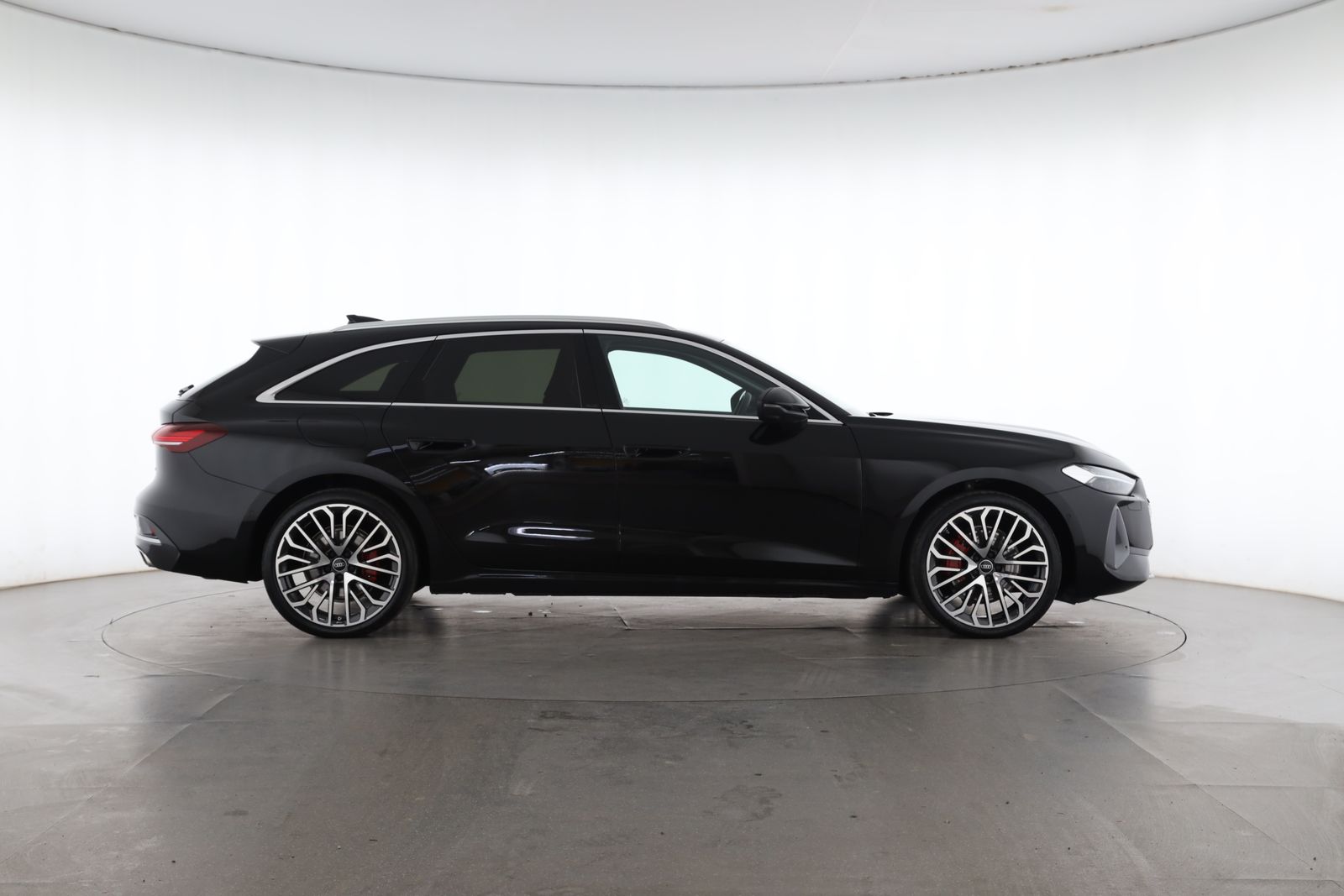 Audi A5 2025 г. Чёрный, пробег 5622 км