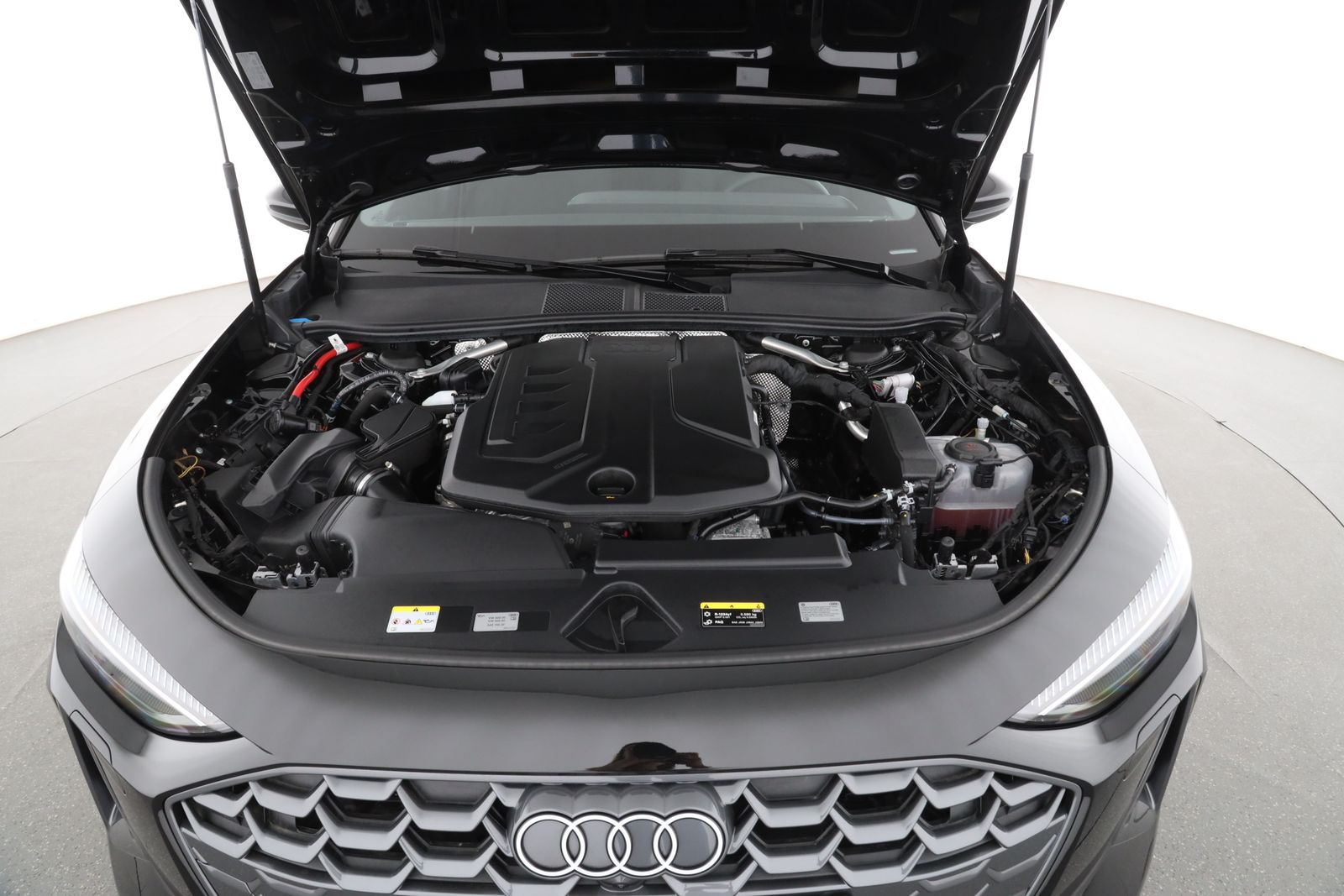 Audi A5 2025 г. Чёрный, пробег 5622 км