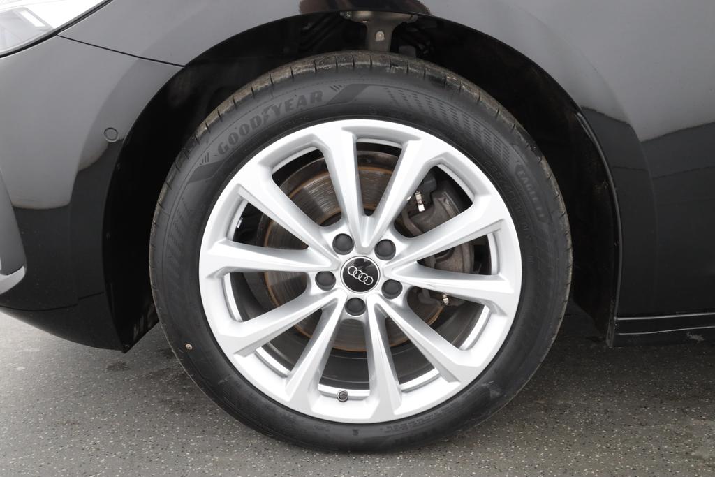 Audi A5 2025 г. Чёрный, пробег 24124 км