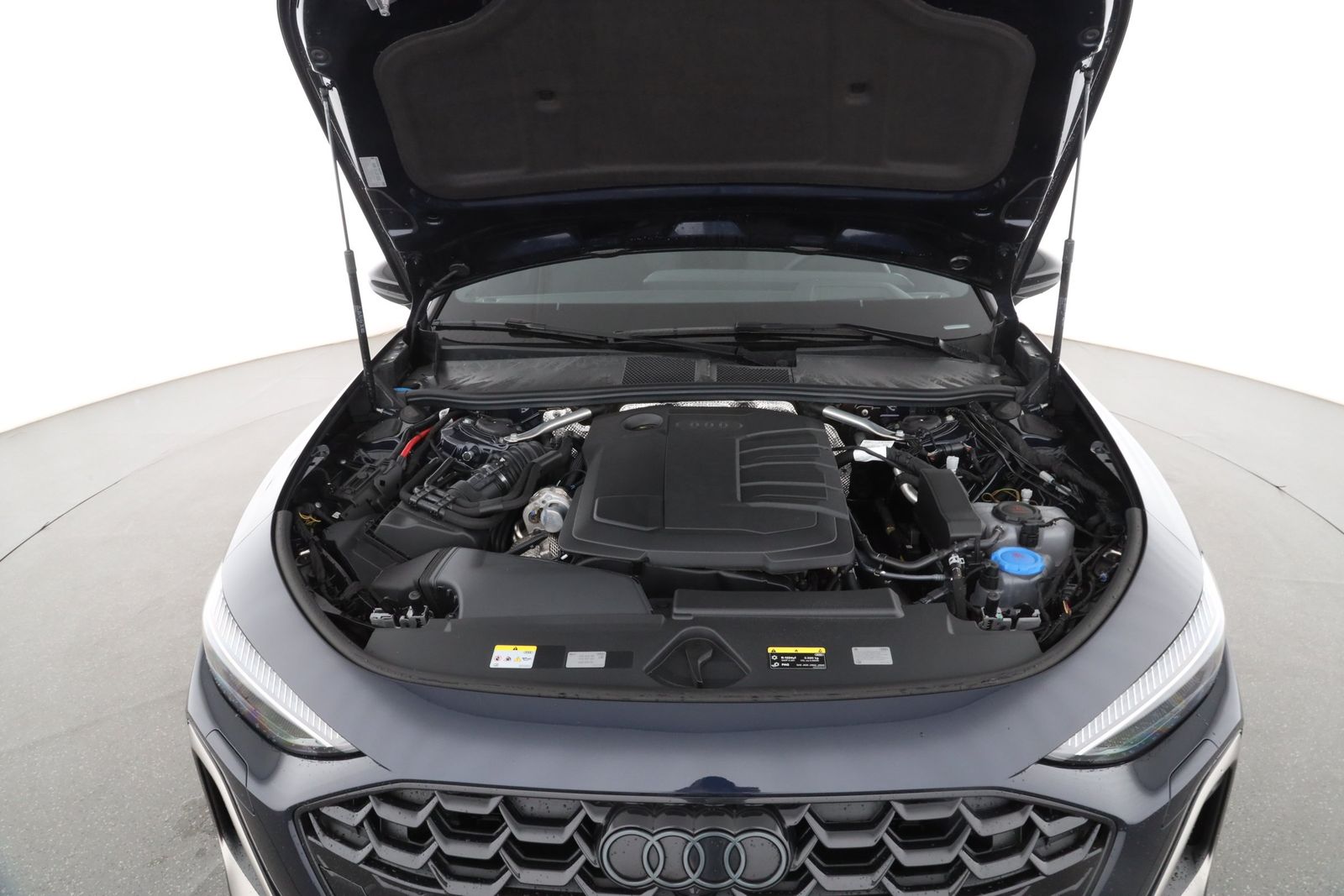 Audi A5 2025 г. Синий, пробег 4136 км