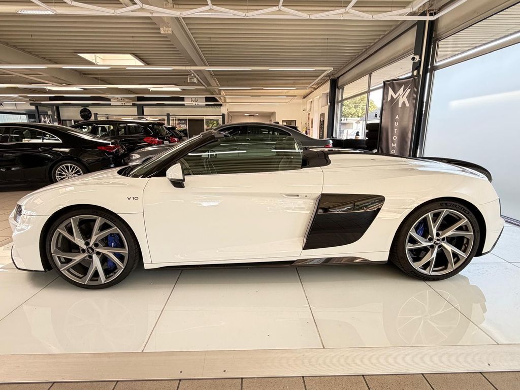 Audi R8 2022 г. Белый, пробег 29900 км