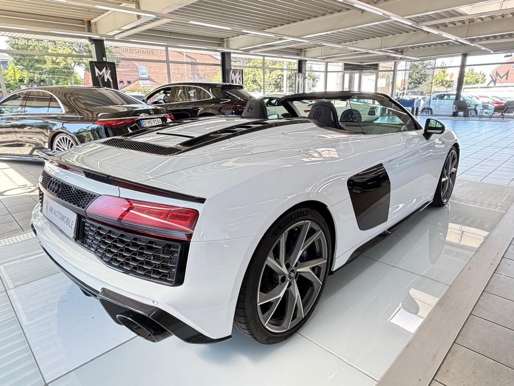 Audi R8 2022 г. Белый, пробег 29900 км