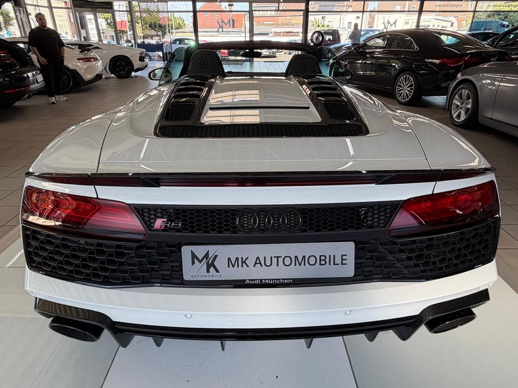 Audi R8 2022 г. Белый, пробег 29900 км